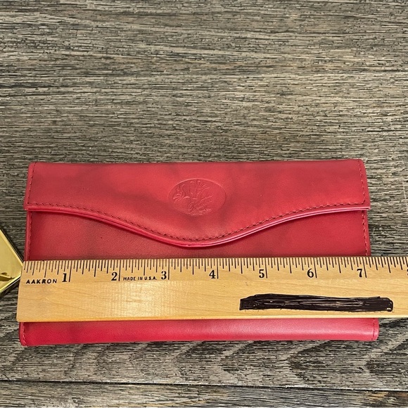 Julia Buxton Elegant Red Leather Wallet.RFID identity protection. Used. - Picture 9 of 10